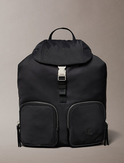 Zaino Con Patta In Morbido Misto Satin E Nylon